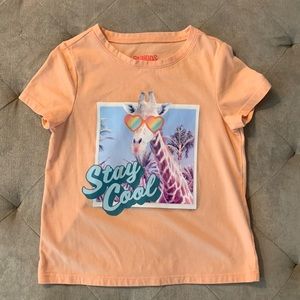Girls graphic tee size small (6/7)